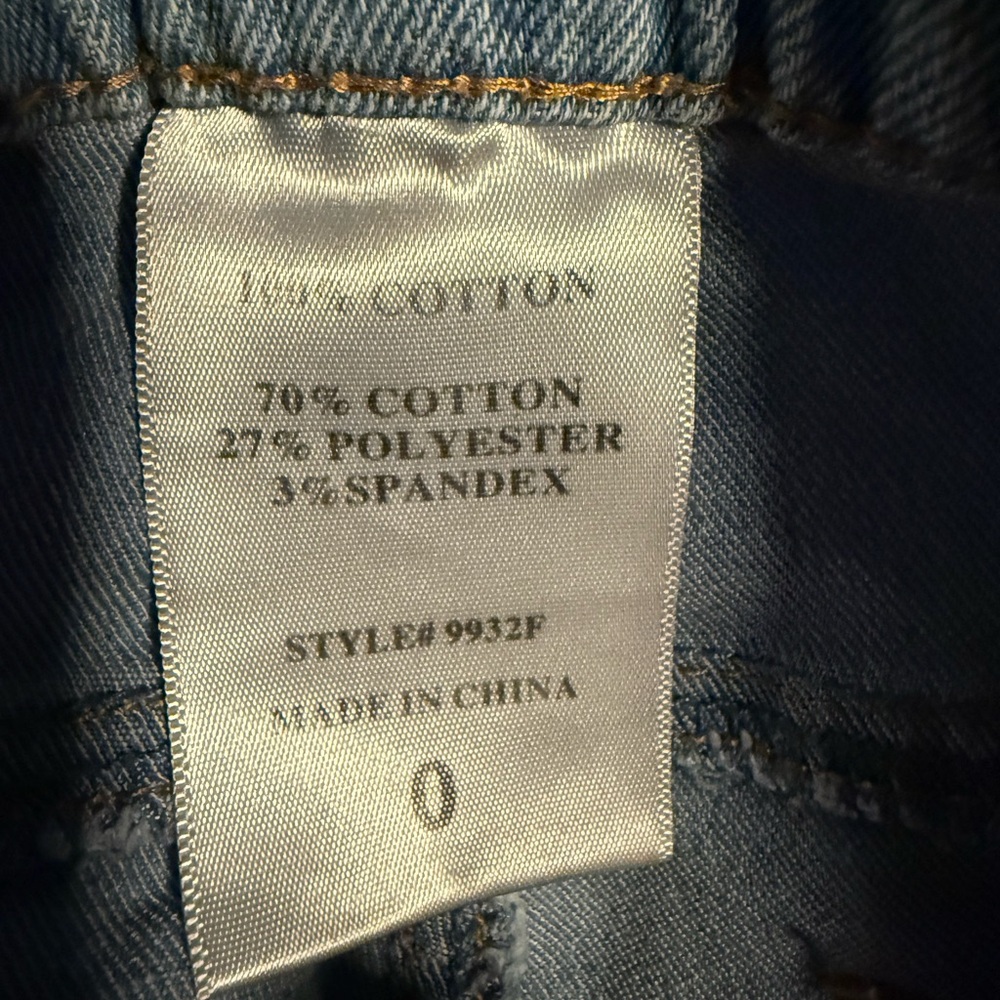 👖FASHION NOVA DISTRESSED JEANS👖 - Picture 7 of 7
